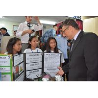 ICE awarded with a plaque by the Commodity Exchange School
